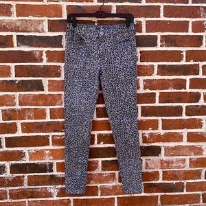 4for $20 SO size 7 ultimate animal print jegging